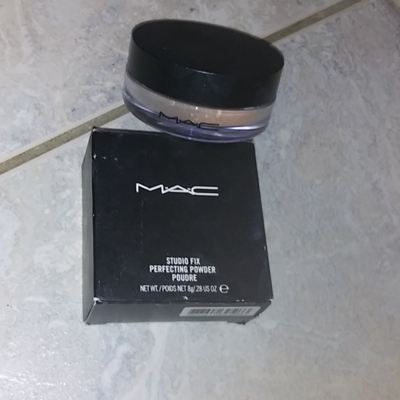 NEW Mac (Med Plus) Studio Fix perfecting powder - Picture 1 of 4